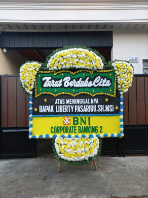 Papan Bunga Duka di Batang Batang